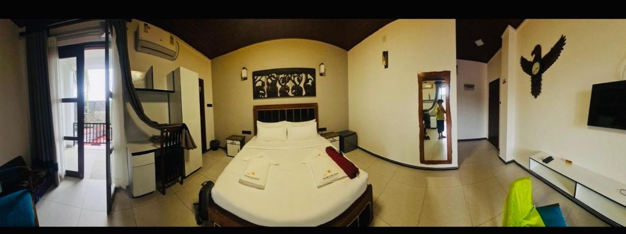 Golden Stars Hotel Dambulla Exterior foto